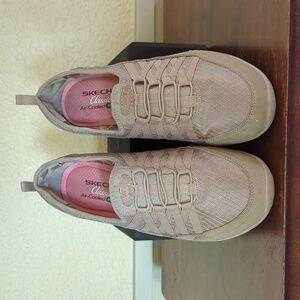 Skechers Womens Unity - Go Big Sneakers in Natural (Size 7.5)